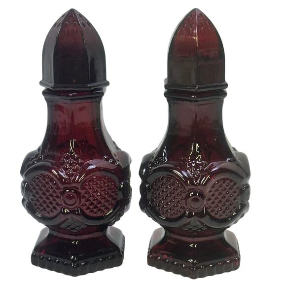 AVON Ruby Red Cape Cod Glass Salt & Pepper Set Vintage - Picture 1 of 5